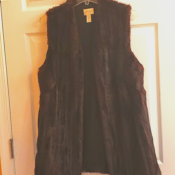 Faux fur vest - Picture 3 of 5